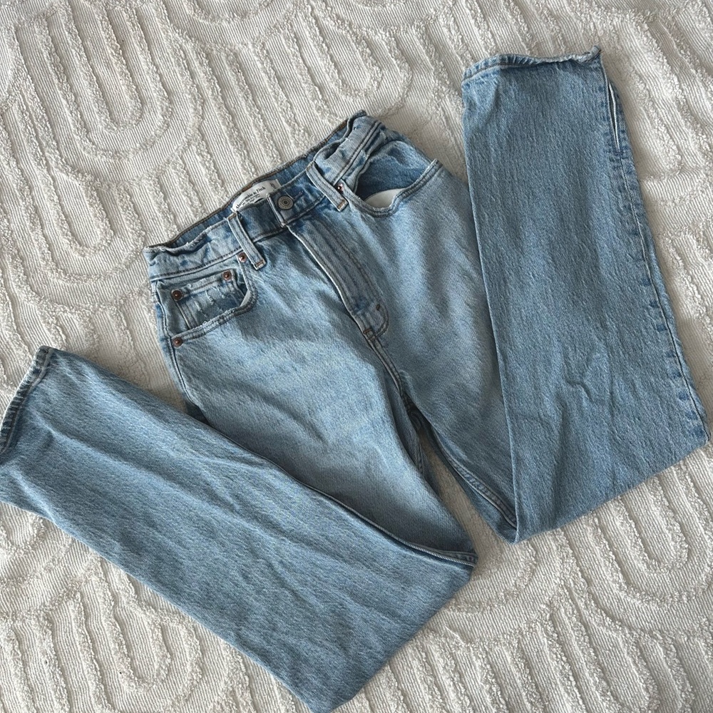 Abercrombie Curve Love 90s Straight Ultra High Rise Jeans